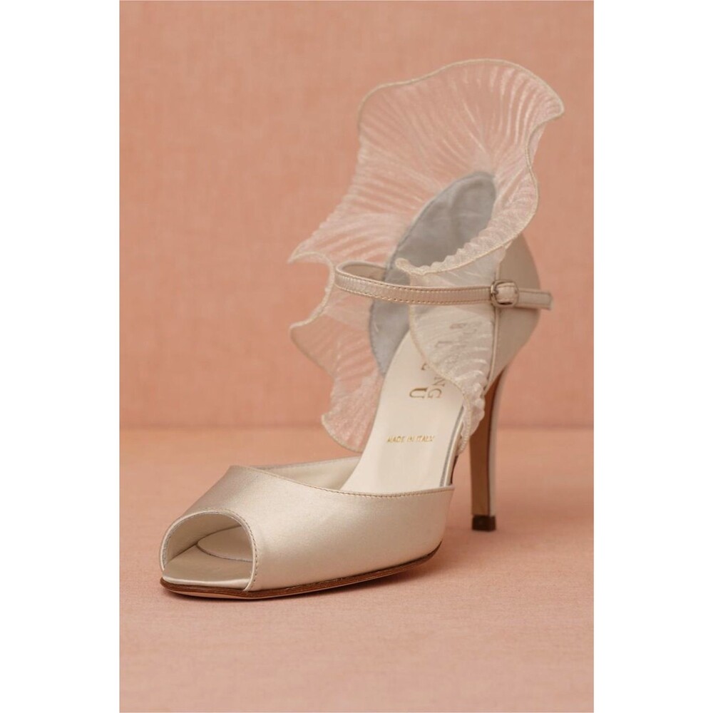 NWOB Something Bleu Bridal Cloud Cover Peep Toe Heels